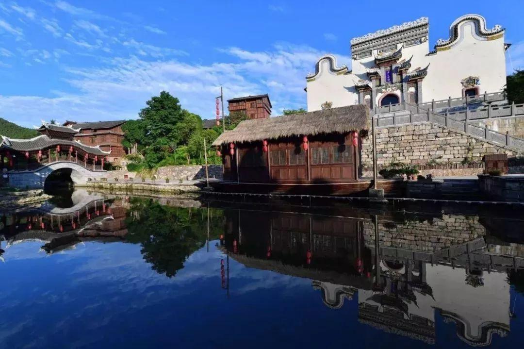 逃出美丽度假胜地